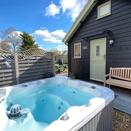 Saving Grace With Private Hot Tub Villa Bawdeswell Dış mekan fotoğraf