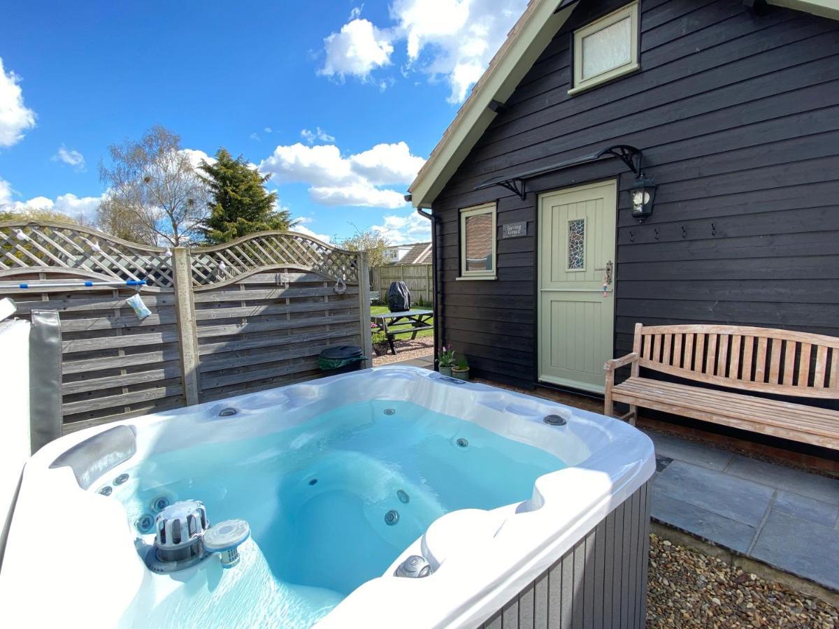 Saving Grace With Private Hot Tub Villa Bawdeswell Dış mekan fotoğraf