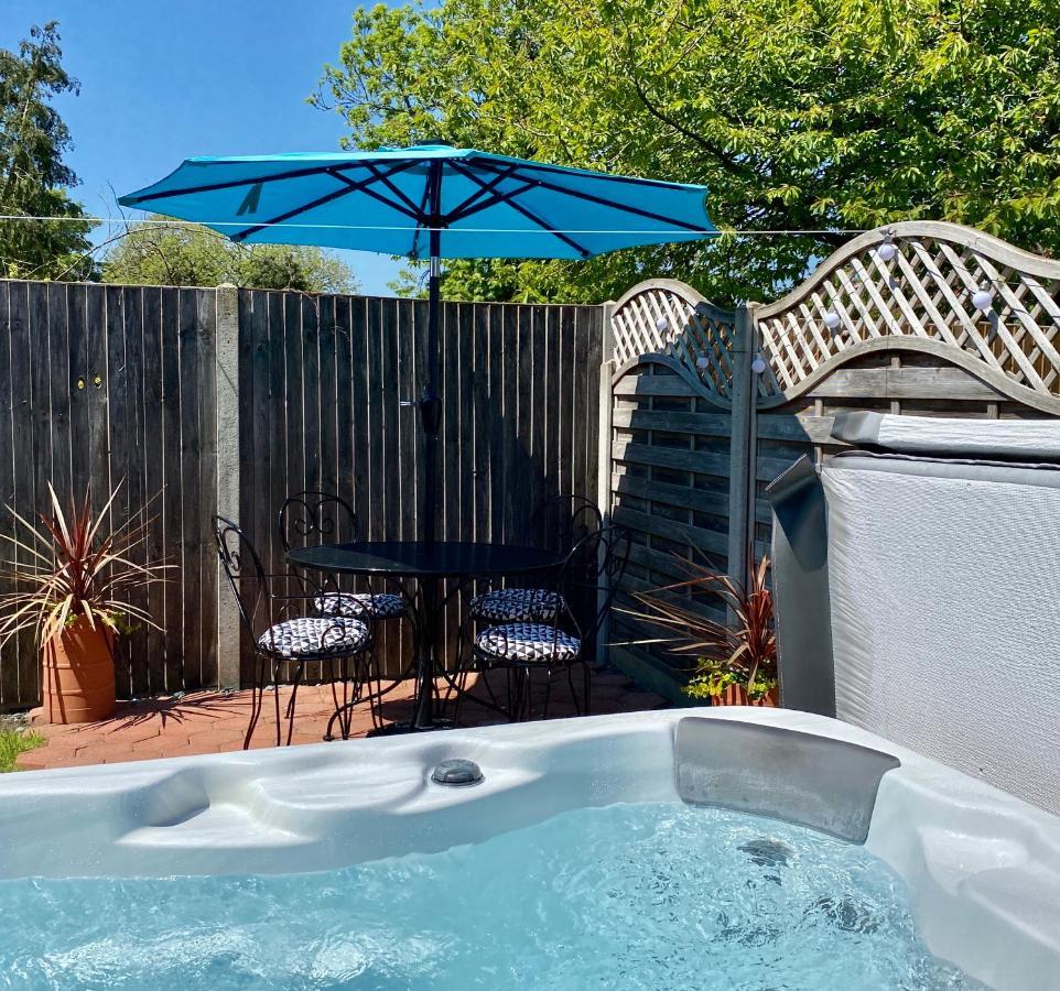 Saving Grace With Private Hot Tub Villa Bawdeswell Dış mekan fotoğraf