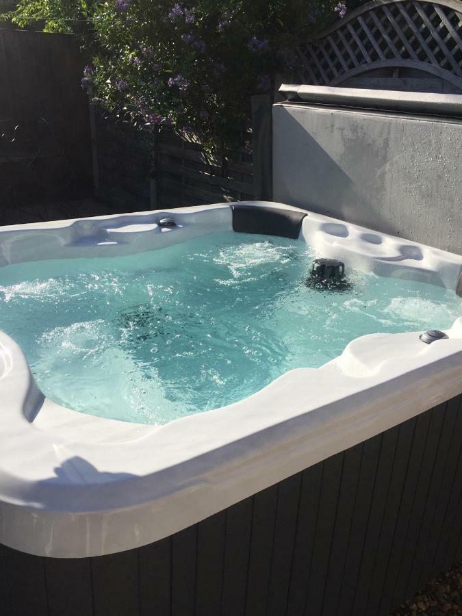 Saving Grace With Private Hot Tub Villa Bawdeswell Dış mekan fotoğraf
